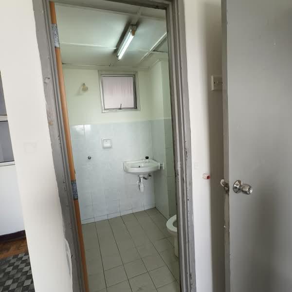 Avenue Court - 5