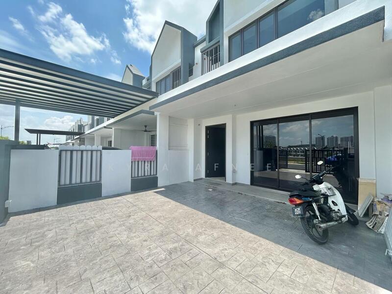 Facing Open Double Storey Terrace, Bandar Serenia, Dengkil Sepang (Type Anira) - 3
