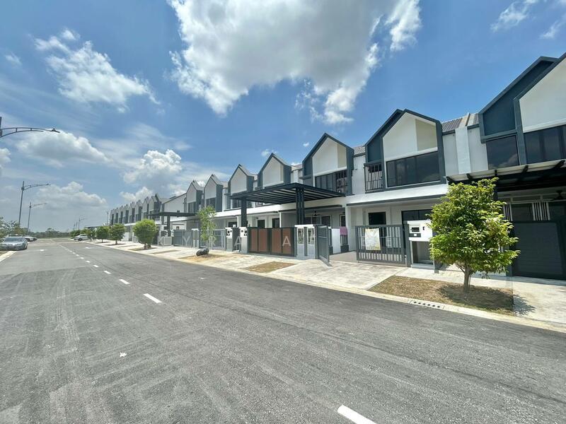 Facing Open Double Storey Terrace, Bandar Serenia, Dengkil Sepang (Type Anira) - 5