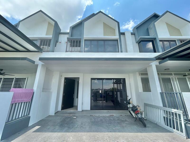 Facing Open Double Storey Terrace, Bandar Serenia, Dengkil Sepang (Type Anira) - 1