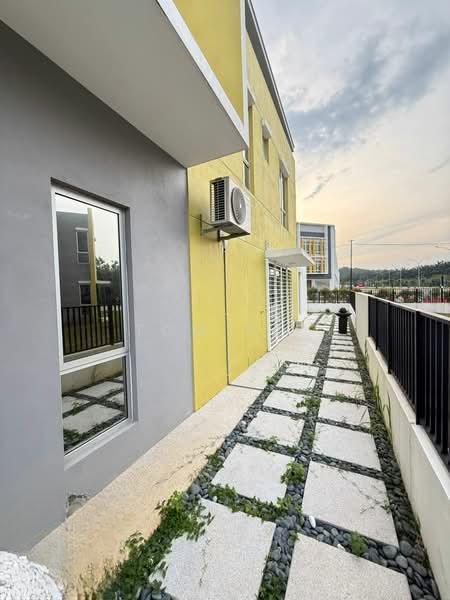 Acacia Park 4B - 4