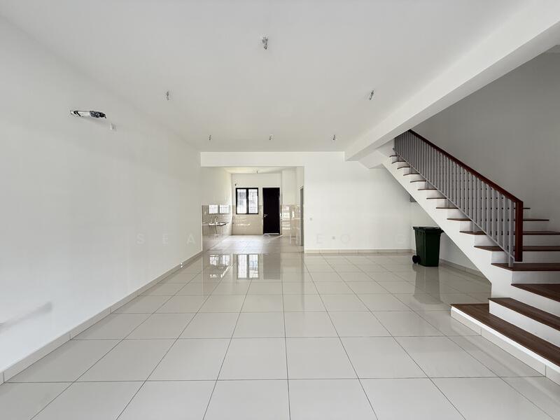 Elmina Green Six - 1