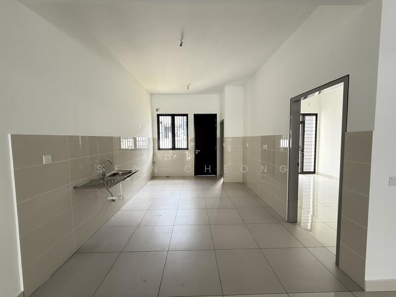 Elmina Green Six - 3