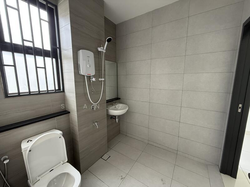 Elmina Green Six - 5