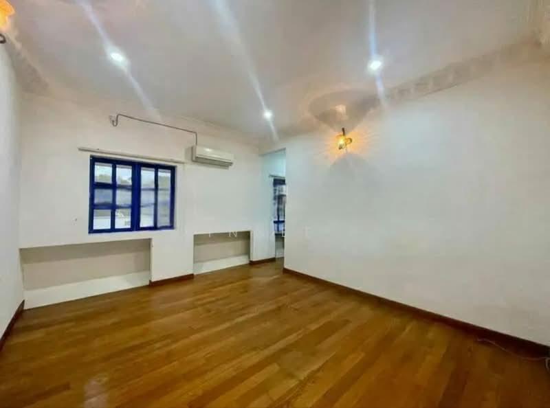 2 Storey Semi-D Taman Lumba Kuda - 2