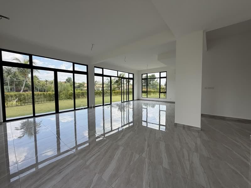 Emerald Residence - 2