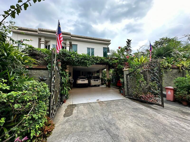 Corner Semi-D Facing Open, SS 4, Taman Kelana Jaya - 1