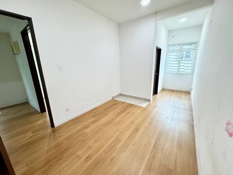 Alanis Residence - 2