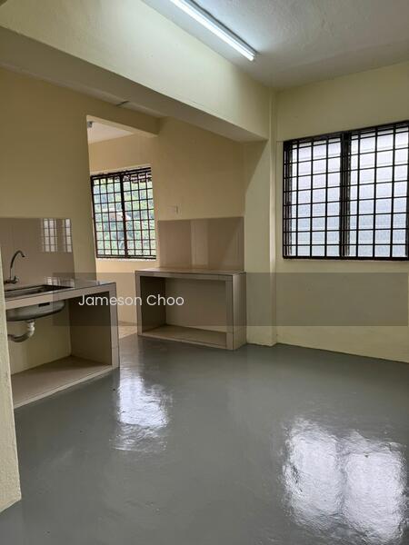 Taman Tampoi Utama Flat - 5