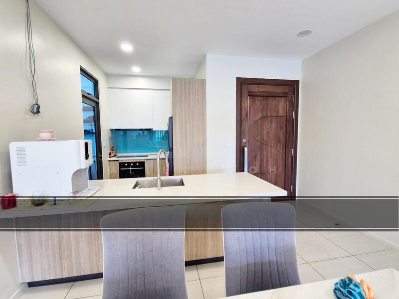 Queens Residences Q1 @ Queens Waterfront - 2