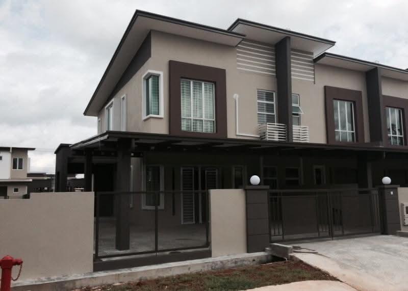 HILL TOP CORNER UNIT House with Nice View | 24x85 4b4b | Sepang - 1