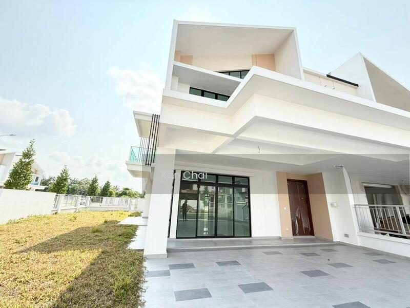 double storey corner@ the cove horizon - 2