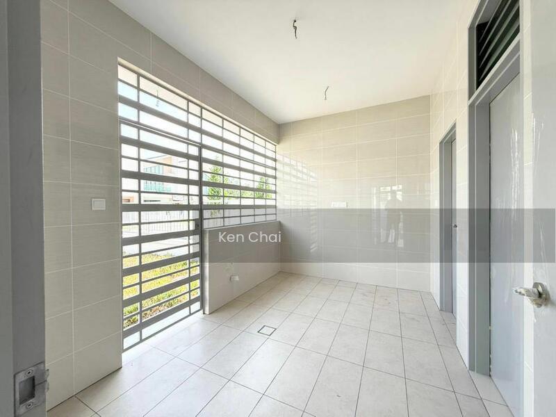 double storey corner@ the cove horizon - 3