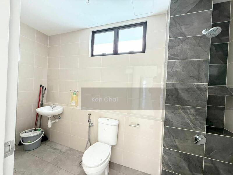 double storey corner@ the cove horizon - 5