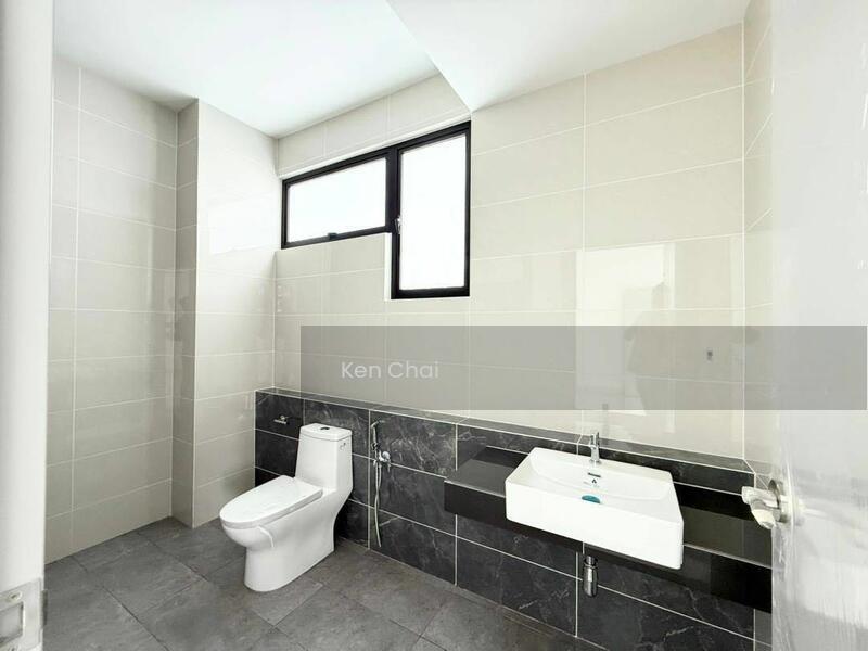 double storey corner@ the cove horizon - 4