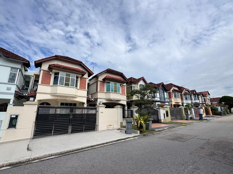 Taman Impian Emas @ Double Sty house - 2