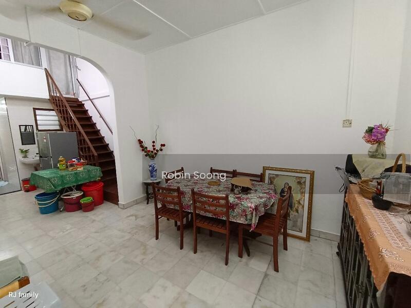 Freehold 1 Storey Terrace house at Ujong Pasir - 2