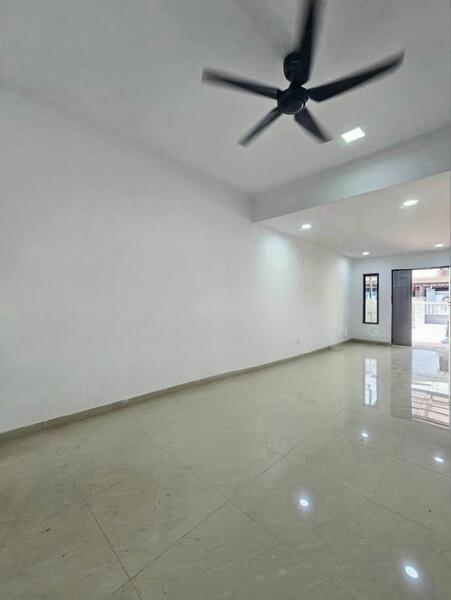 Taman Johor Jaya - 4