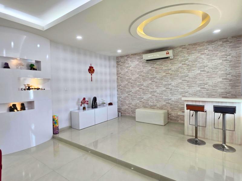 KULIM HI TECH Kulim Utama RENOVATED Big Land Double Storey Bungalow - 1