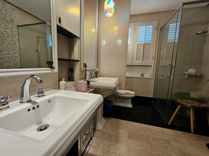 Quayside Seafront Resort Condominiums - 2