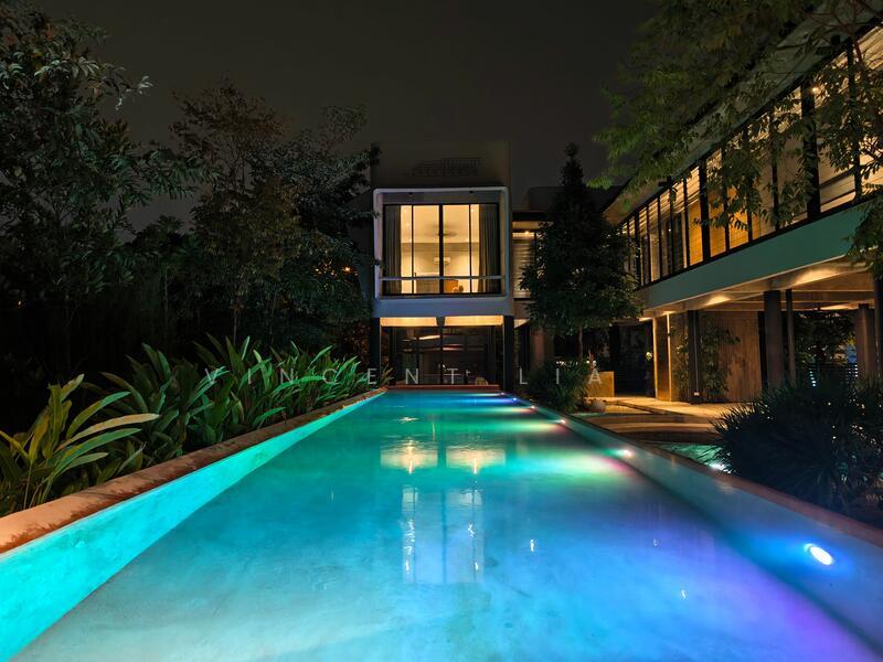 Bungalow at Seksyen 11 - 5