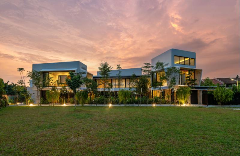 Bungalow at Seksyen 11 - 1