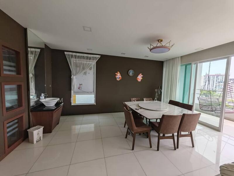 Central Park condominium - 2
