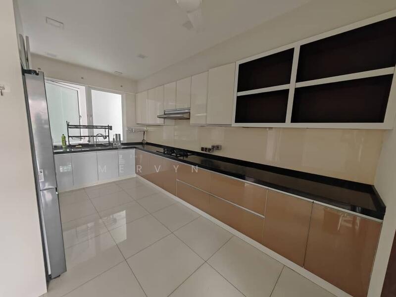 Central Park condominium - 5