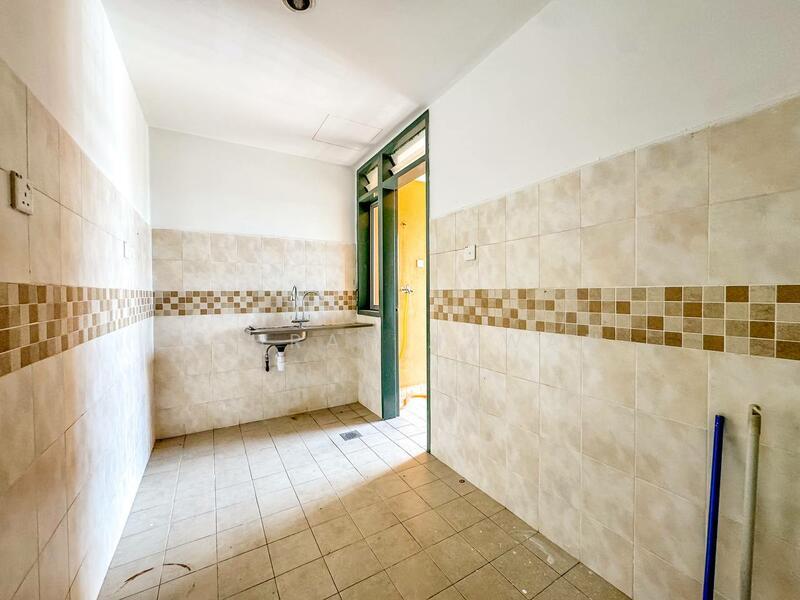 Puteri Bayu Apartment - 3