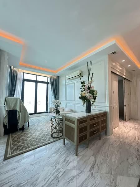 The LIGHT COLLECTION II - 4