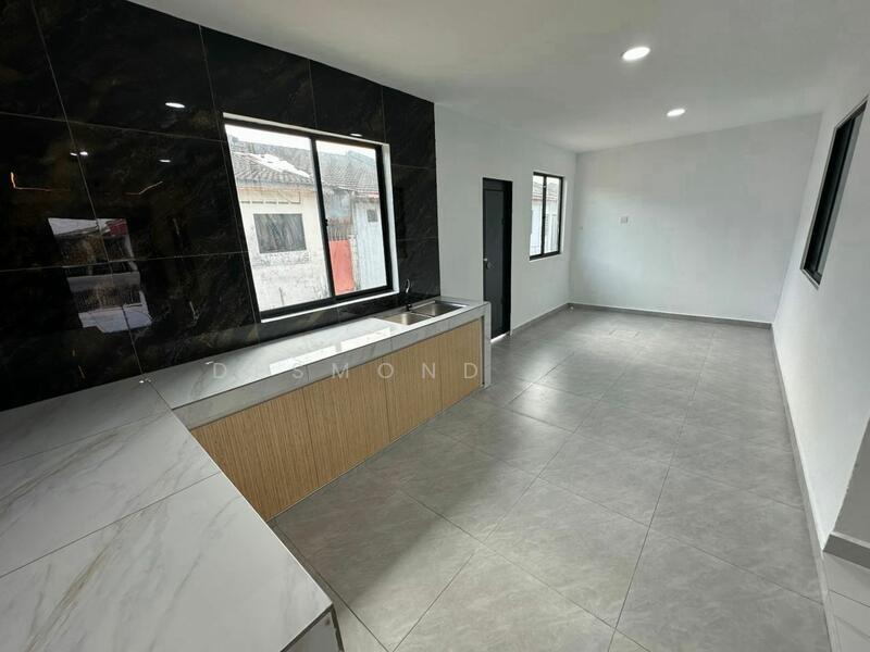 Taman Johor Jaya - 5