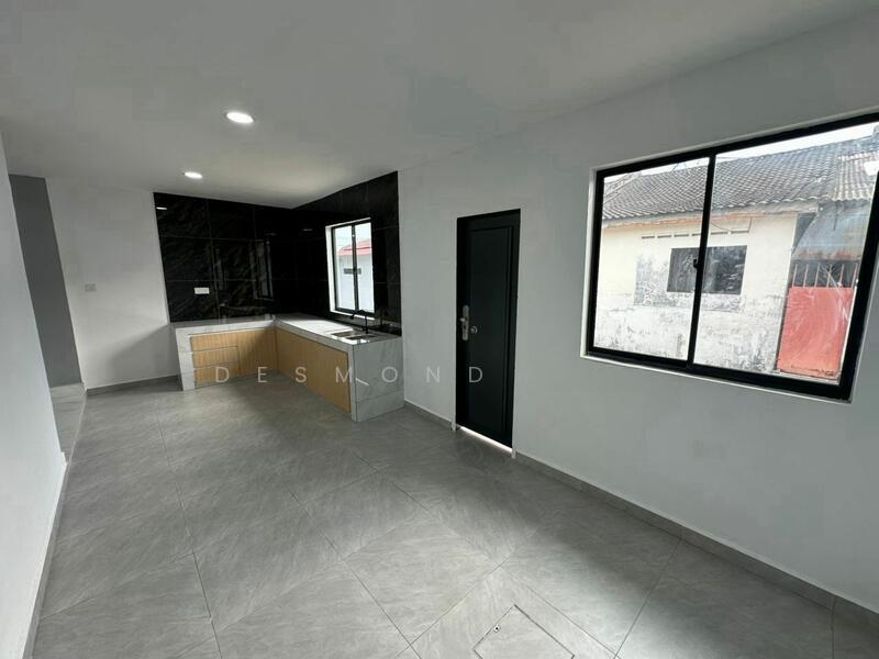 Taman Johor Jaya - 4