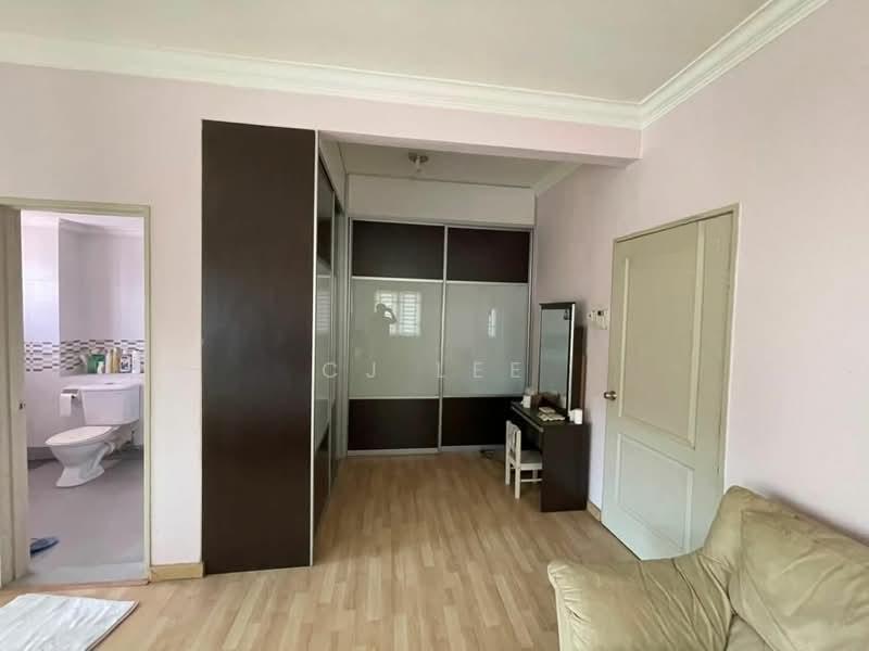 Terraced House at Kinrara Mas - 2