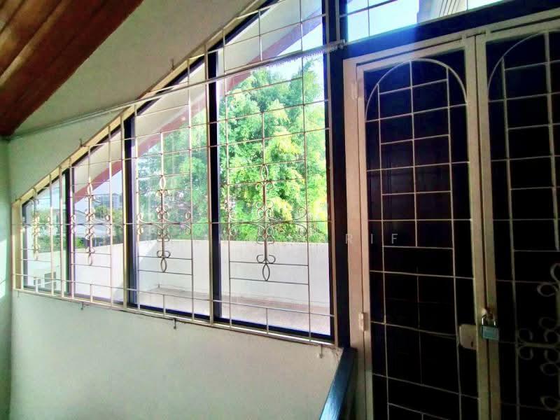 Non Bumi Corner Bungalow 2 Storey Seksyen 3 Shah Alam - 4