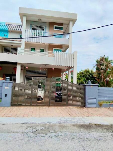 2.5 storey semidetached at Taman pulai mutiara Ipoh for sale - 1