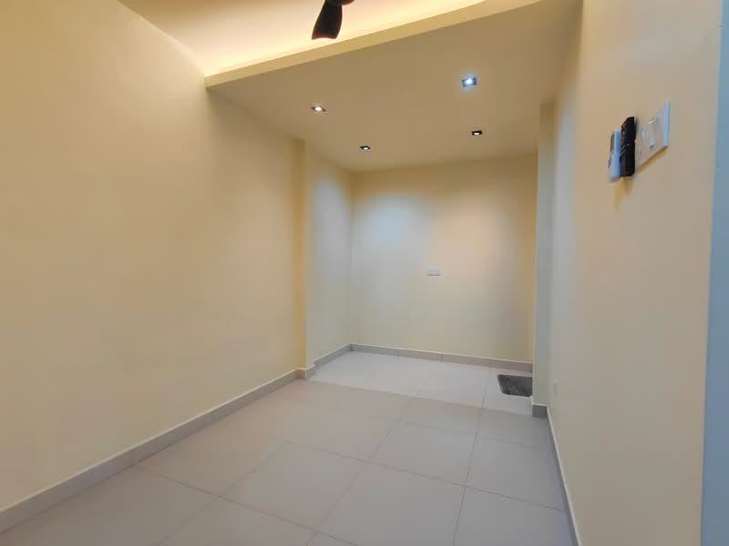 Rini Heights - 2