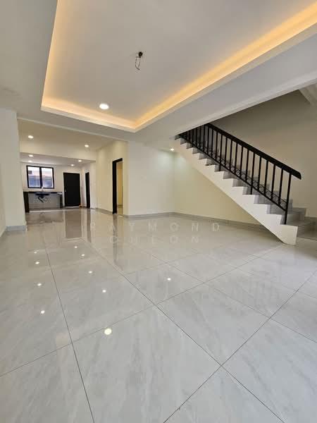 26th Avenue, Bukit Indah - 4