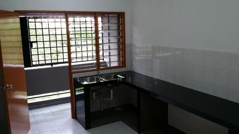 Lily & Jasmine Apartment - 2