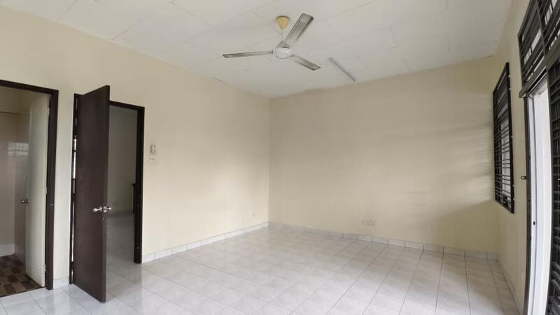 Double Storey Terrace Corner Lot at Bagan Lalang for Sale - 5