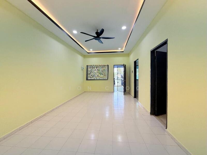 Taman Ungku Tun Aminah - 3