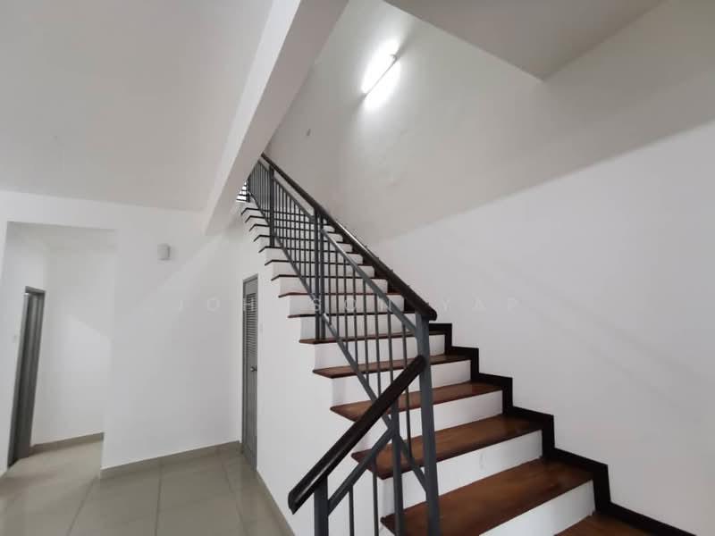 Rini Hills 2 - 4