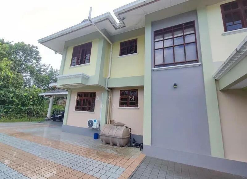 Lorong Diplomatik, Kuching - 5