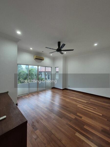 Bungalow at Tropicana Indah - 4