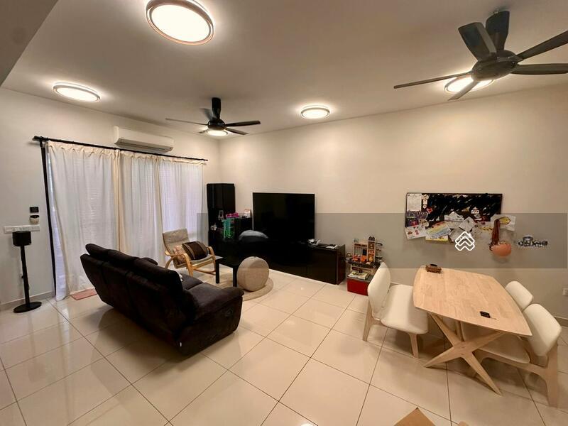 City of Elmina : Elmina Valley 2 - 3