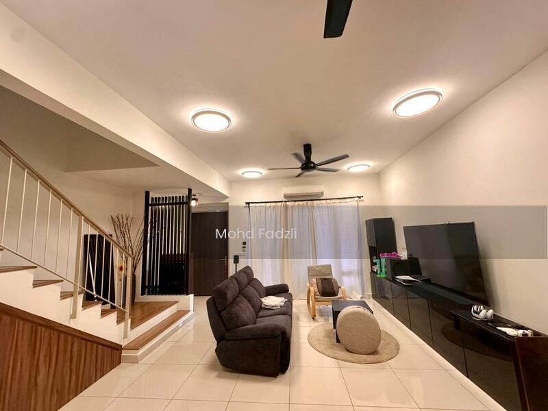 City of Elmina : Elmina Valley 2 - 1