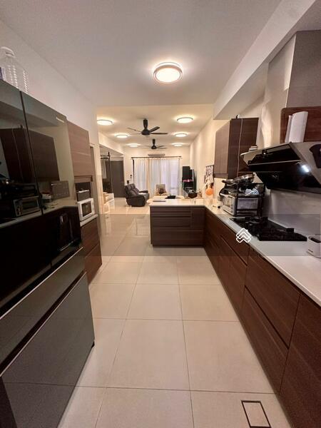 City of Elmina : Elmina Valley 2 - 5