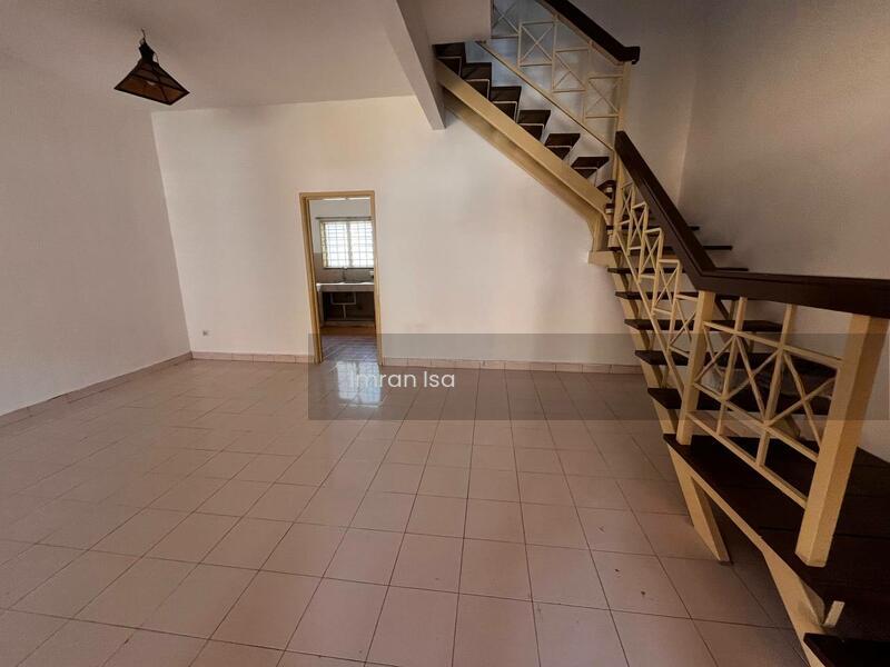 Taman Desaria, Nilai - 3