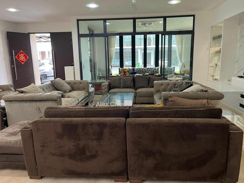 Noble Park Grand Pool Villas East Ledang - 3