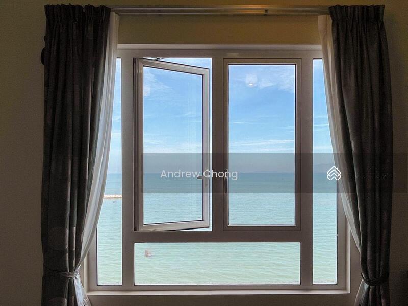 Quayside Seafront Resort Condominiums - 1