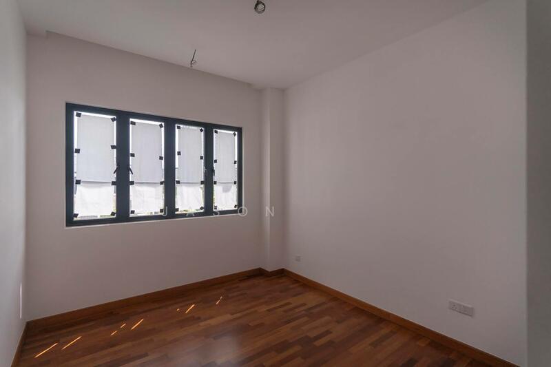 Precinct Arundina - 5